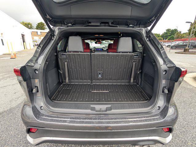 new 2025 Toyota Highlander car, priced at $51,663
