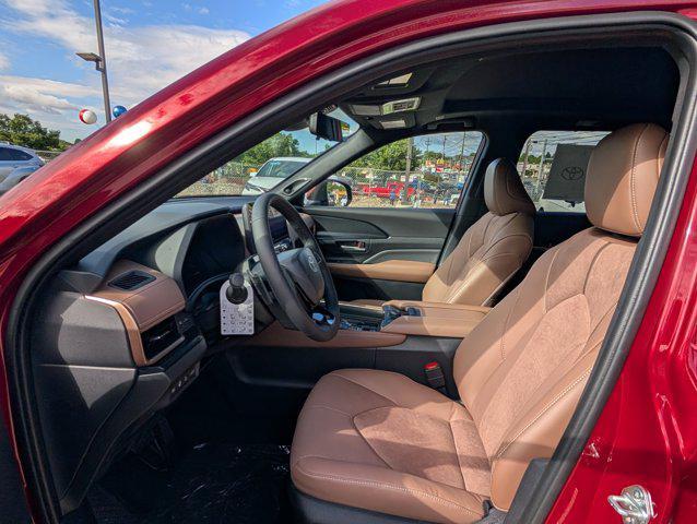 new 2025 Toyota Grand Highlander Hybrid car, priced at $62,843