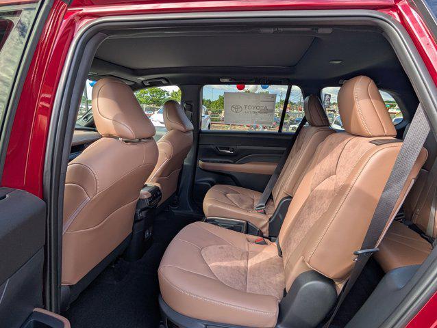 new 2025 Toyota Grand Highlander Hybrid car, priced at $62,843