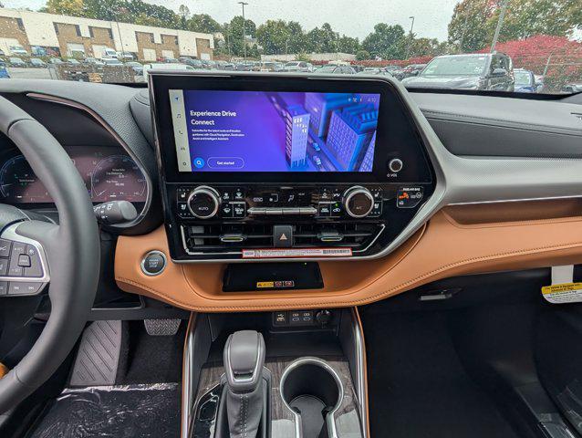 new 2025 Toyota Highlander car, priced at $55,807