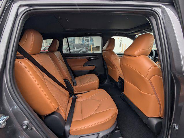 new 2025 Toyota Highlander car, priced at $55,807