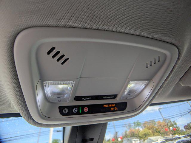 used 2021 Chevrolet Traverse car, priced at $25,988