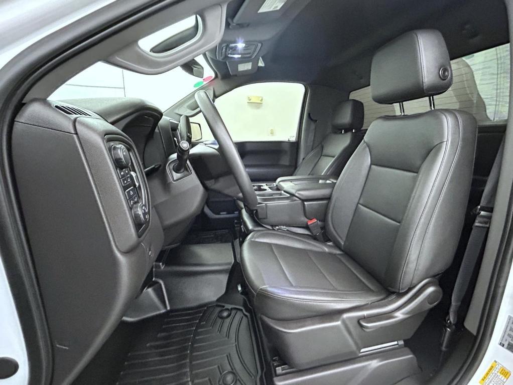 used 2024 Chevrolet Silverado 1500 car, priced at $33,616