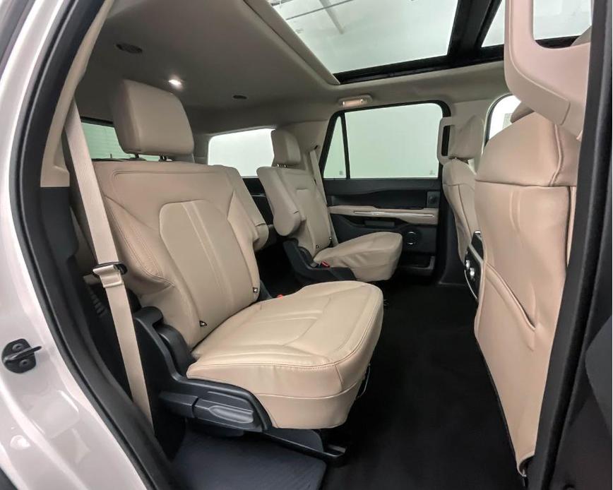 new 2024 Ford Expedition car, priced at $72,694