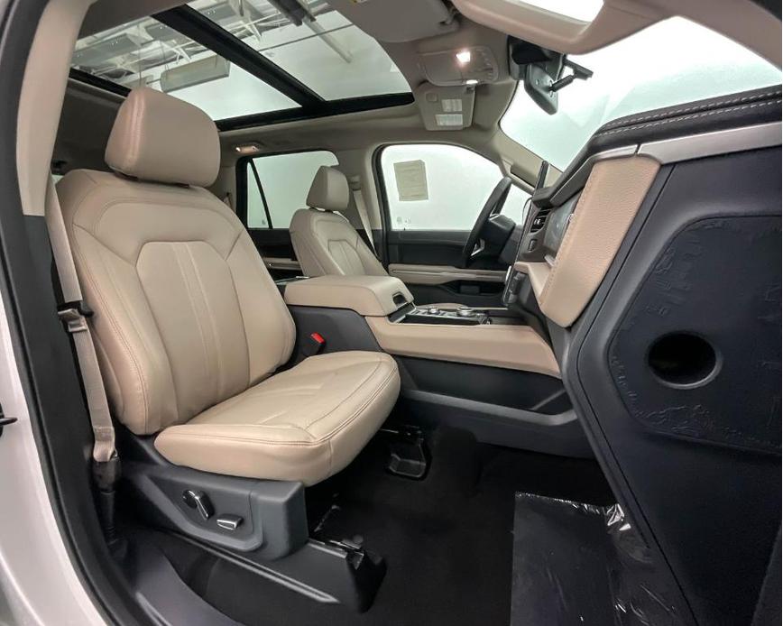 new 2024 Ford Expedition car, priced at $72,694