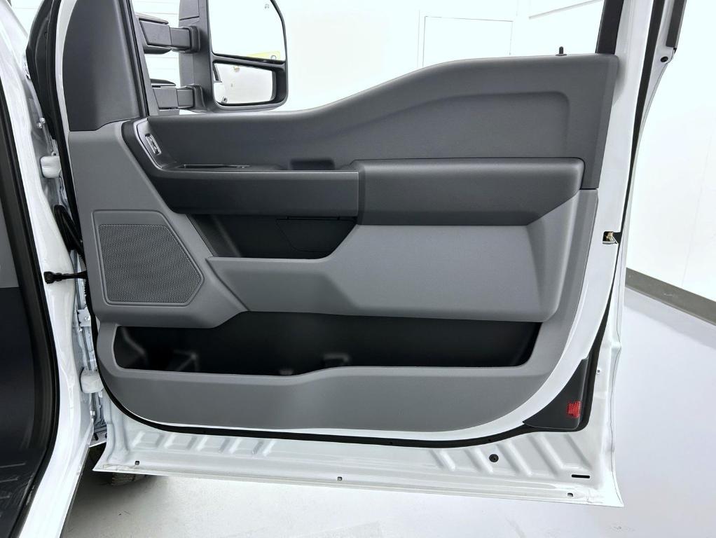 new 2025 Ford F-250 car, priced at $48,654