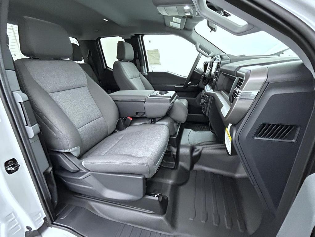 new 2025 Ford F-150 car, priced at $40,900