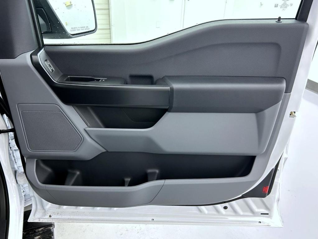 new 2025 Ford F-150 car, priced at $40,900