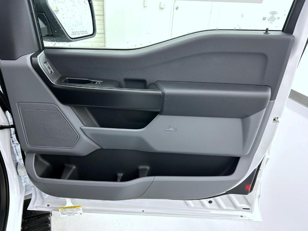 new 2025 Ford F-150 car, priced at $40,900
