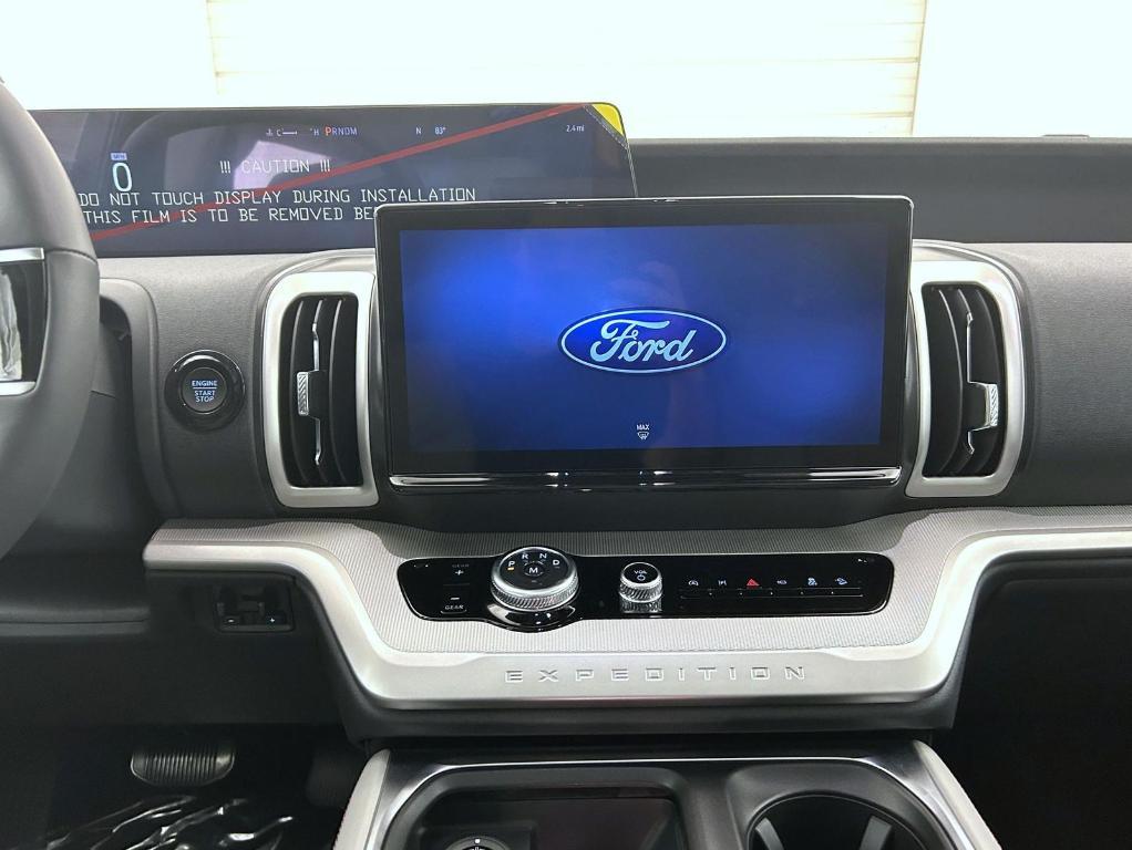 new 2025 Ford Expedition car, priced at $71,024