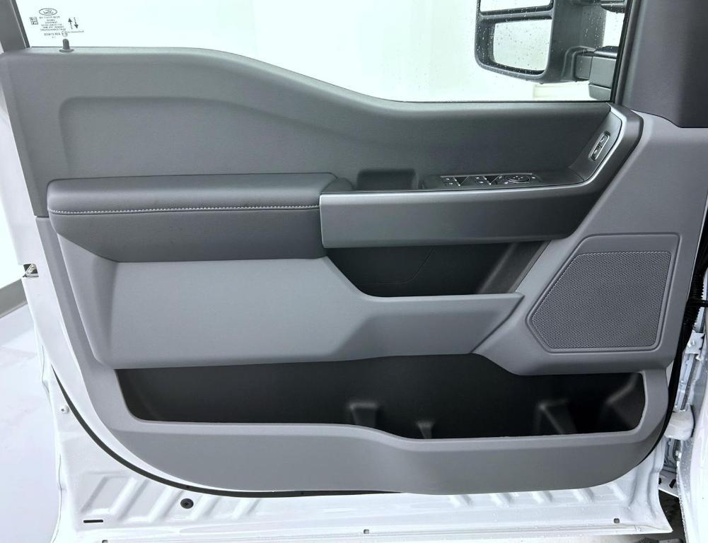 new 2025 Ford F-250 car, priced at $55,744