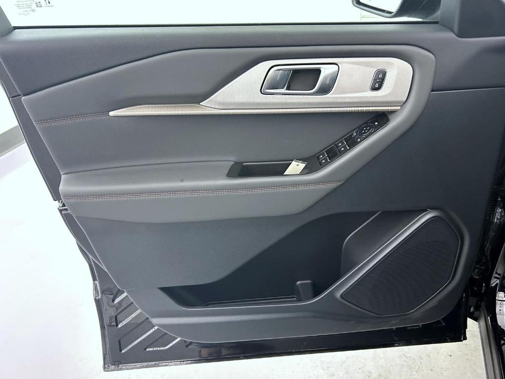 new 2025 Ford Explorer car, priced at $47,578