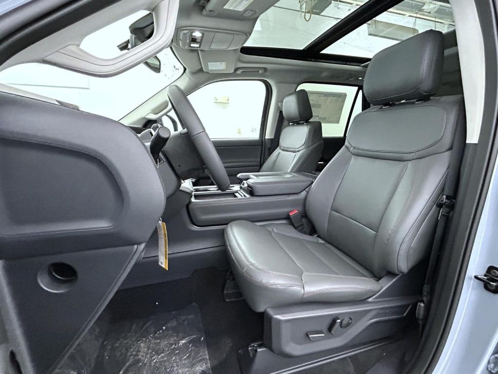 new 2025 Ford Expedition car, priced at $70,785