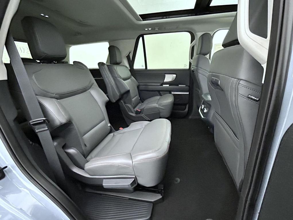 new 2025 Ford Expedition car, priced at $70,785