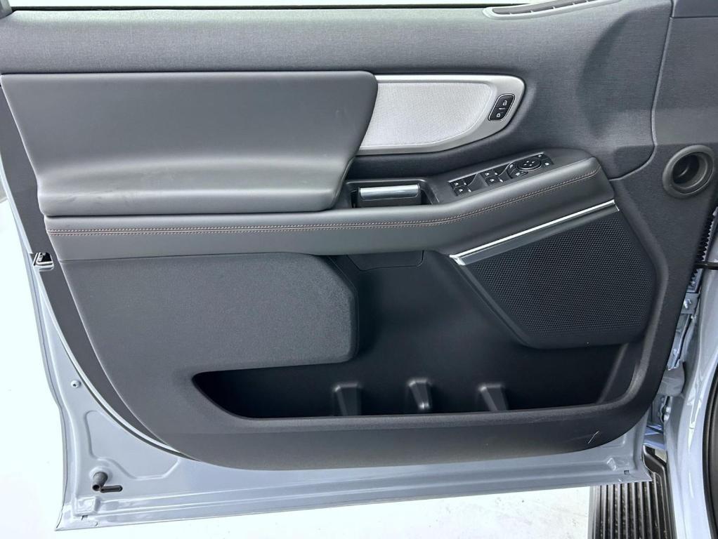 new 2025 Ford Expedition car, priced at $70,785