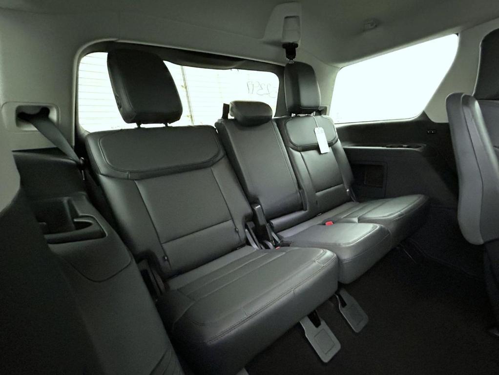 new 2025 Ford Expedition car, priced at $70,785