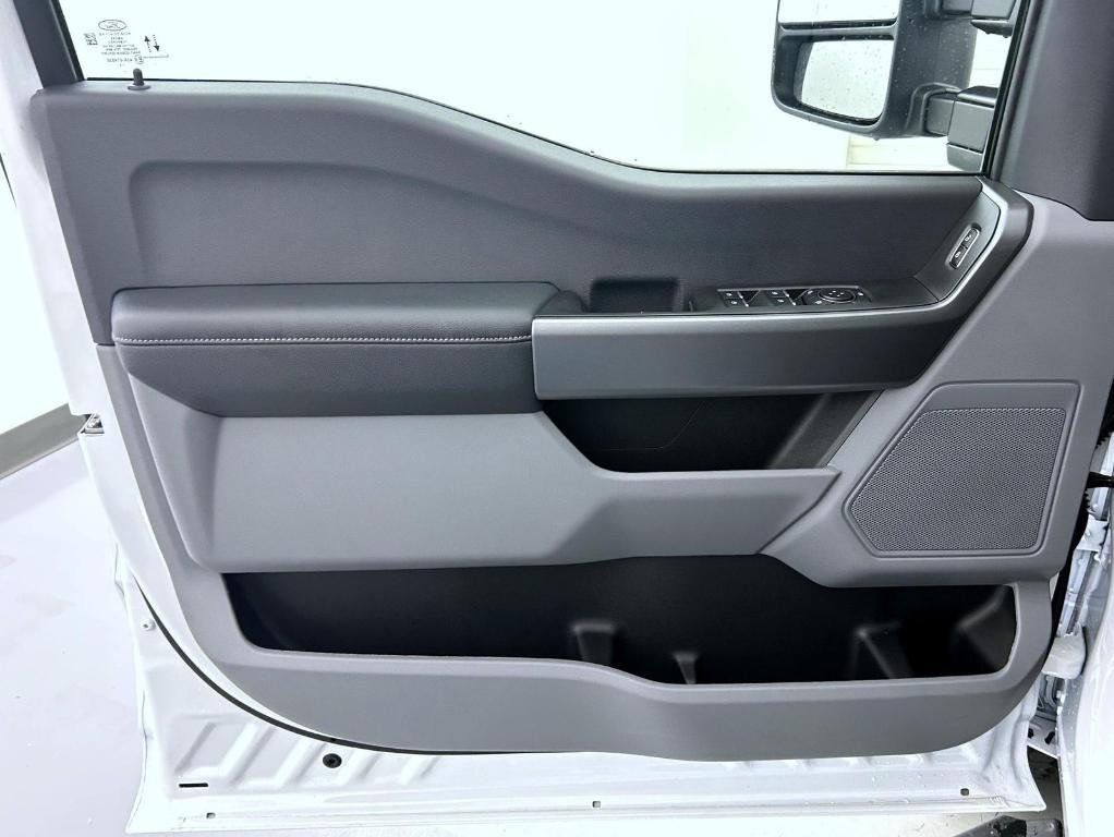 new 2025 Ford F-350 car, priced at $67,364