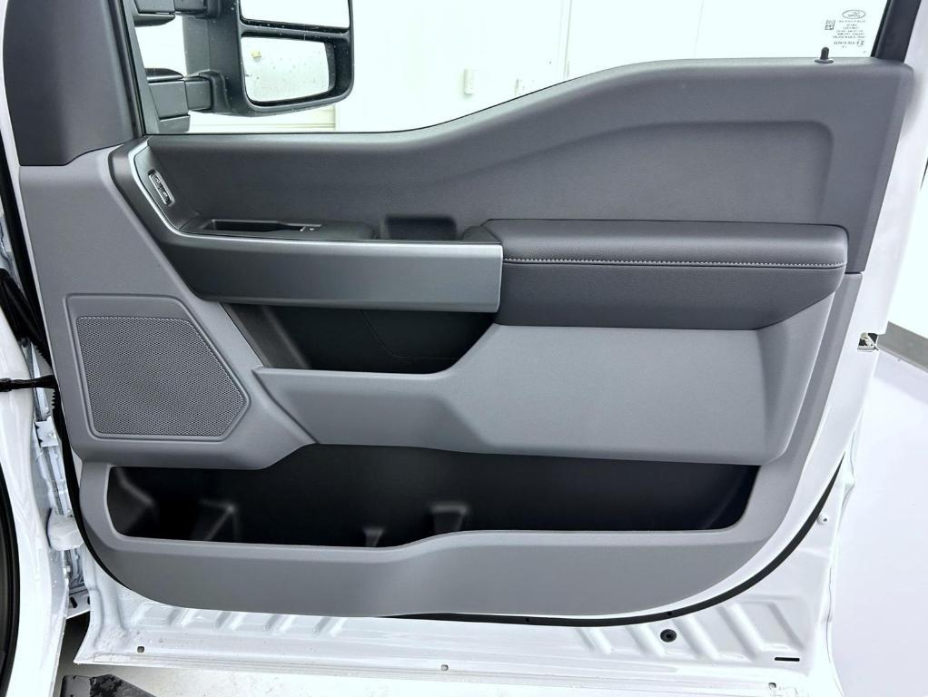 new 2025 Ford F-350 car, priced at $67,364