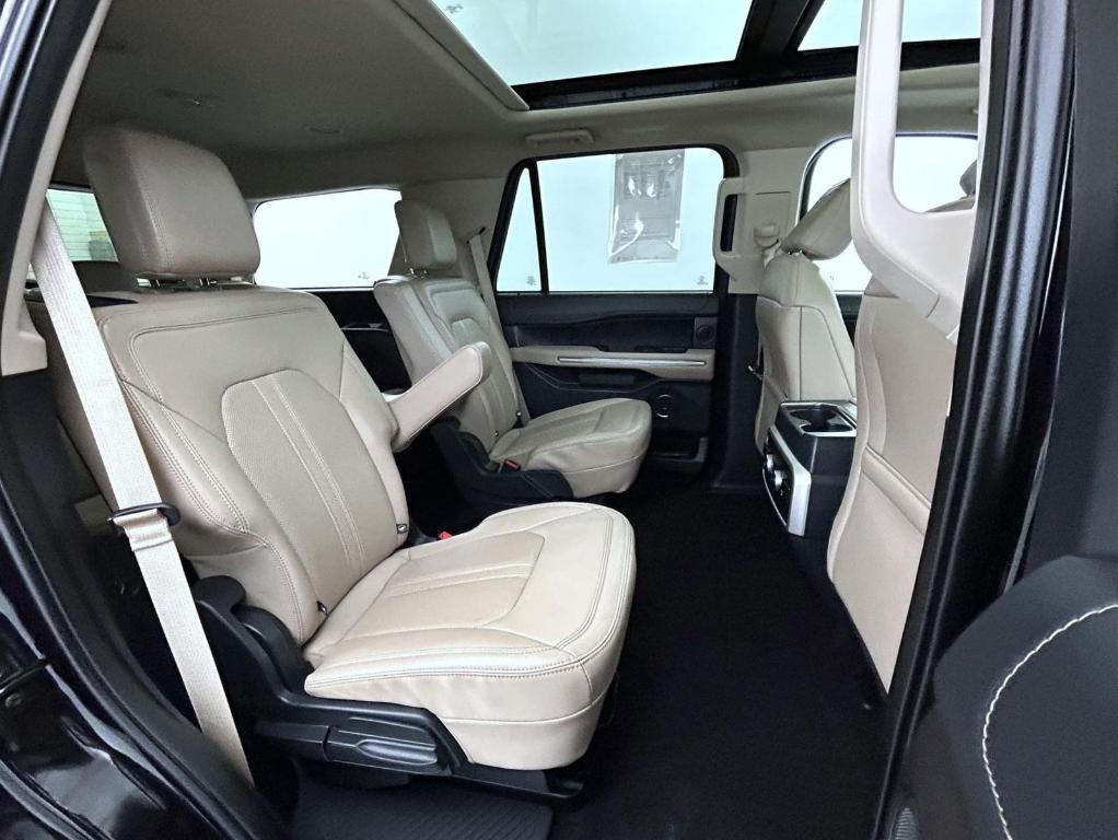 used 2024 Ford Expedition car, priced at $58,479