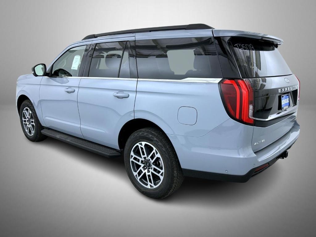 new 2025 Ford Expedition car, priced at $71,024