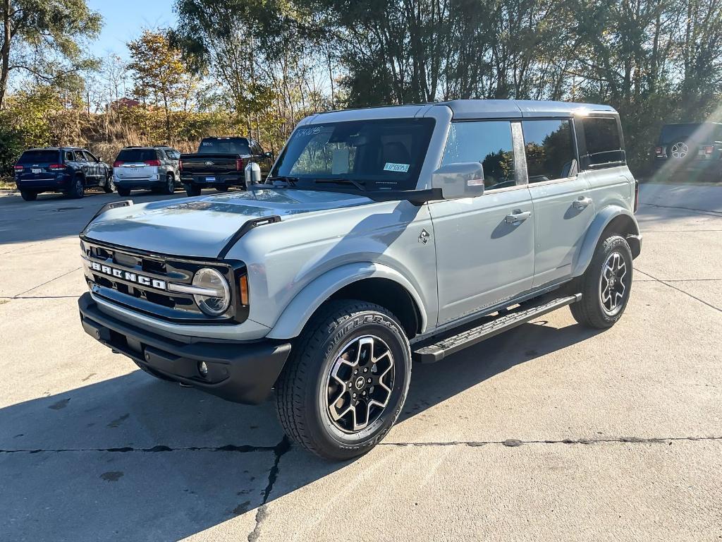 new 2024 Ford Bronco car, priced at $50,209