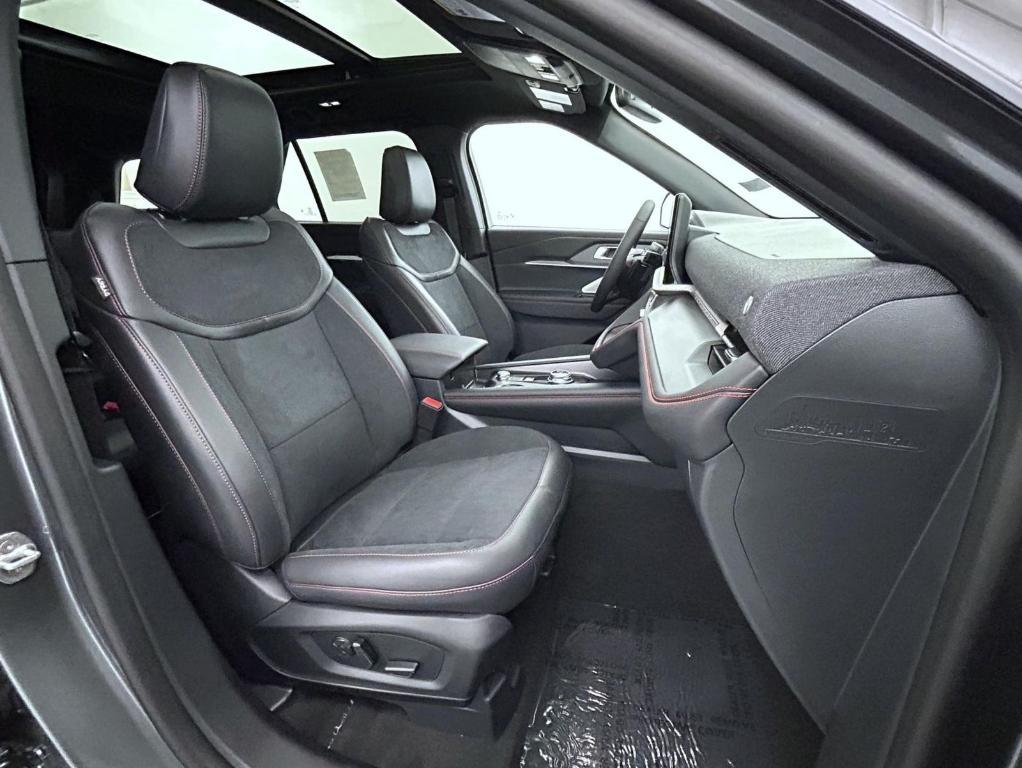 new 2025 Ford Explorer car, priced at $55,047
