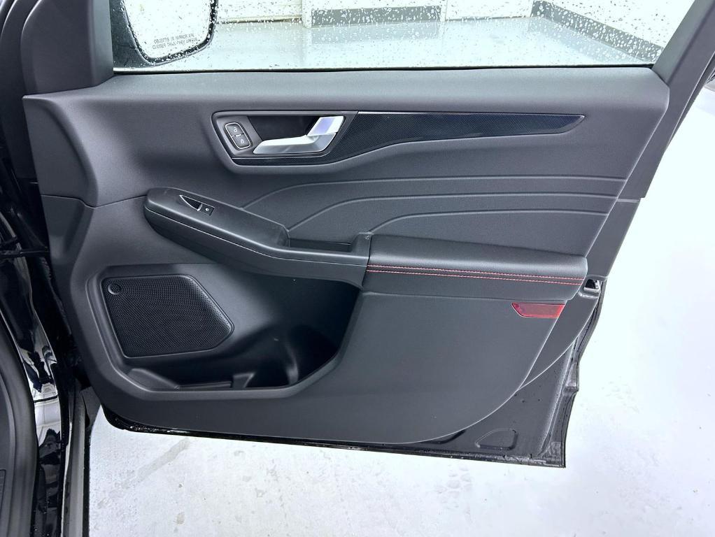 new 2025 Ford Escape car, priced at $31,550