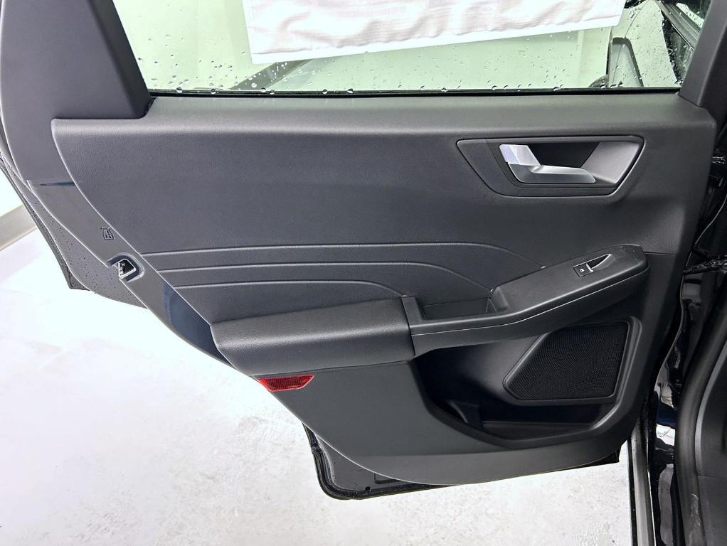 new 2025 Ford Escape car, priced at $31,550