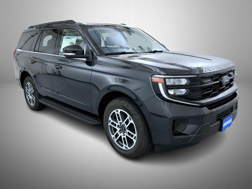 new 2025 Ford Expedition car, priced at $70,599