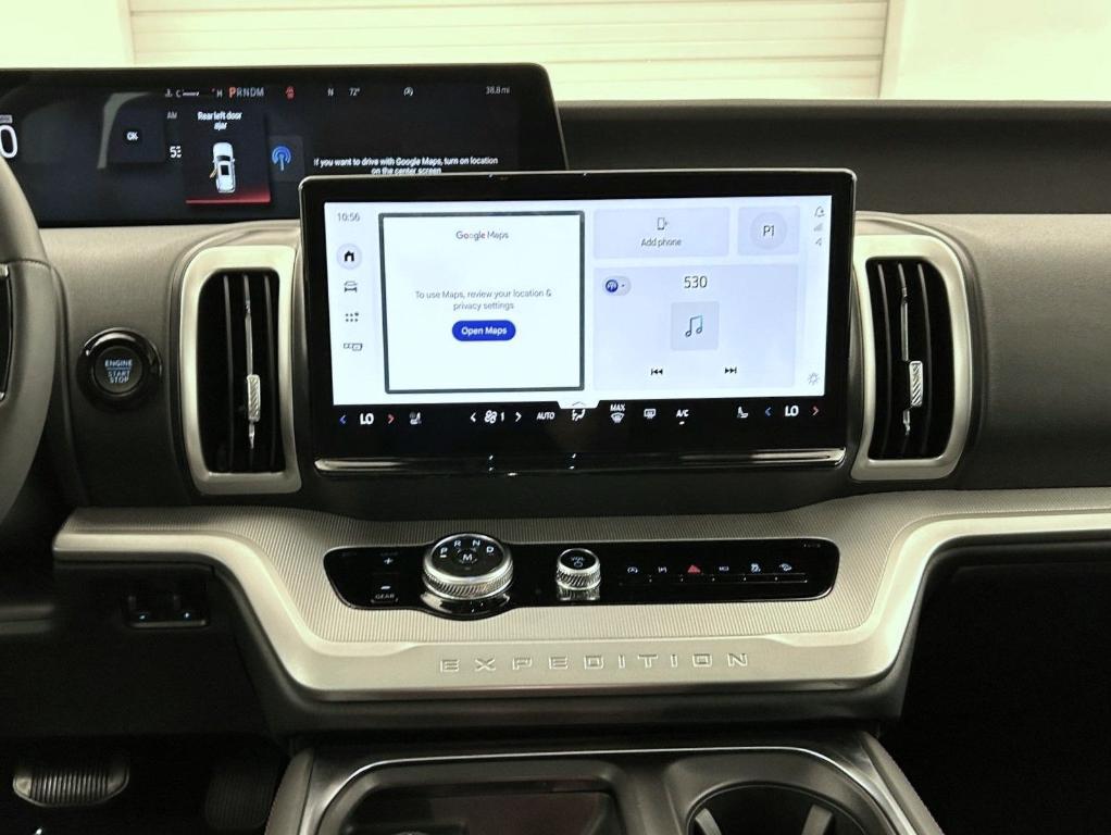 new 2025 Ford Expedition car, priced at $70,599