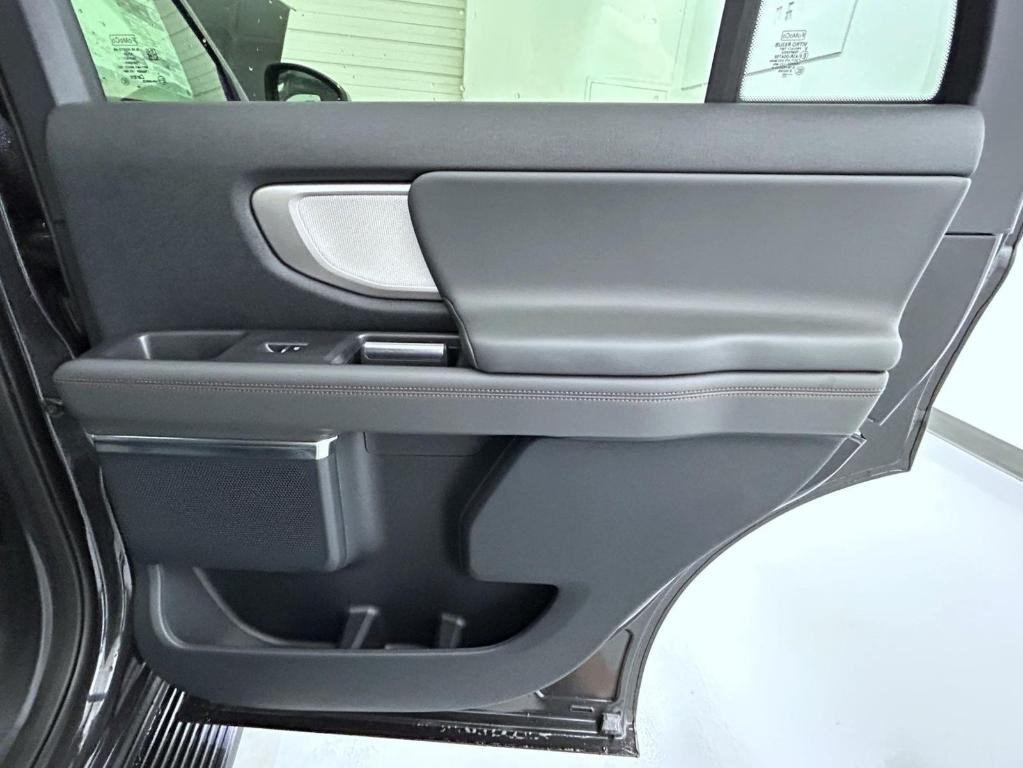 new 2025 Ford Expedition car, priced at $70,599