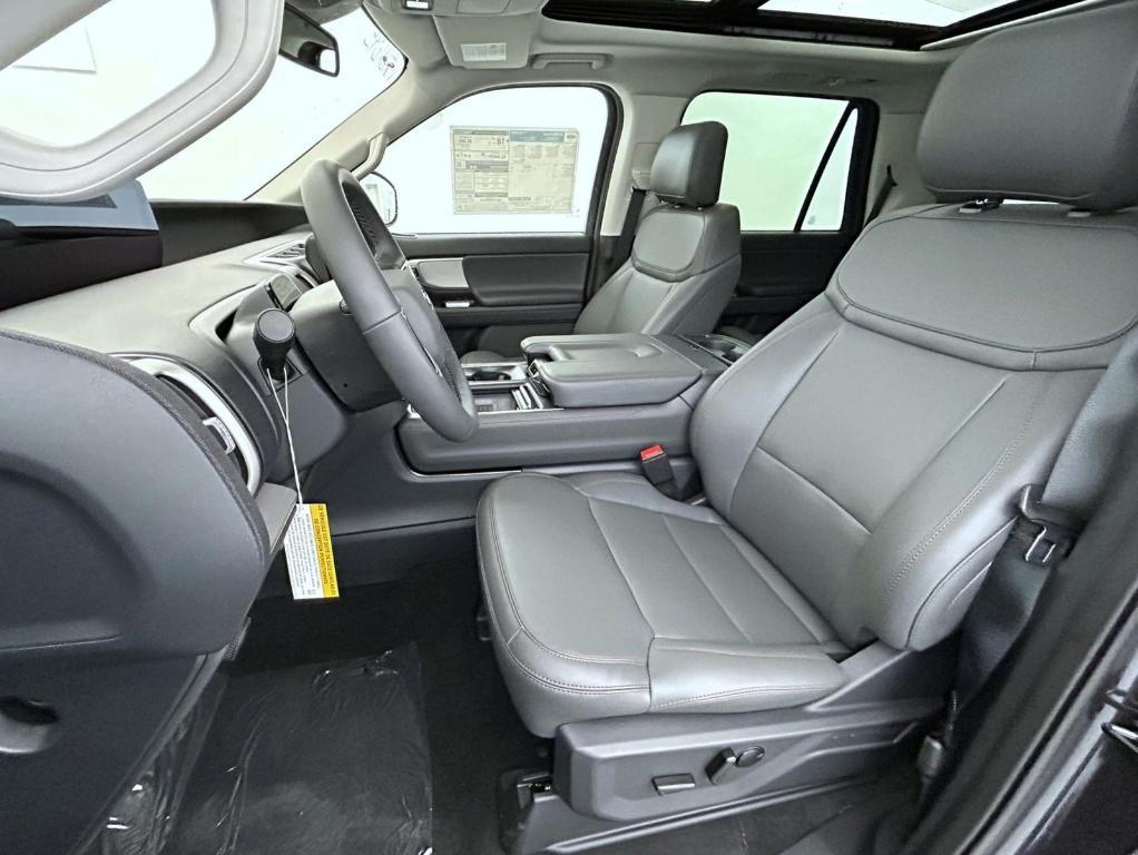 new 2025 Ford Expedition car, priced at $70,599