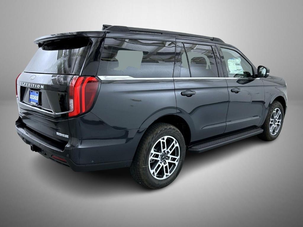 new 2025 Ford Expedition car, priced at $70,599