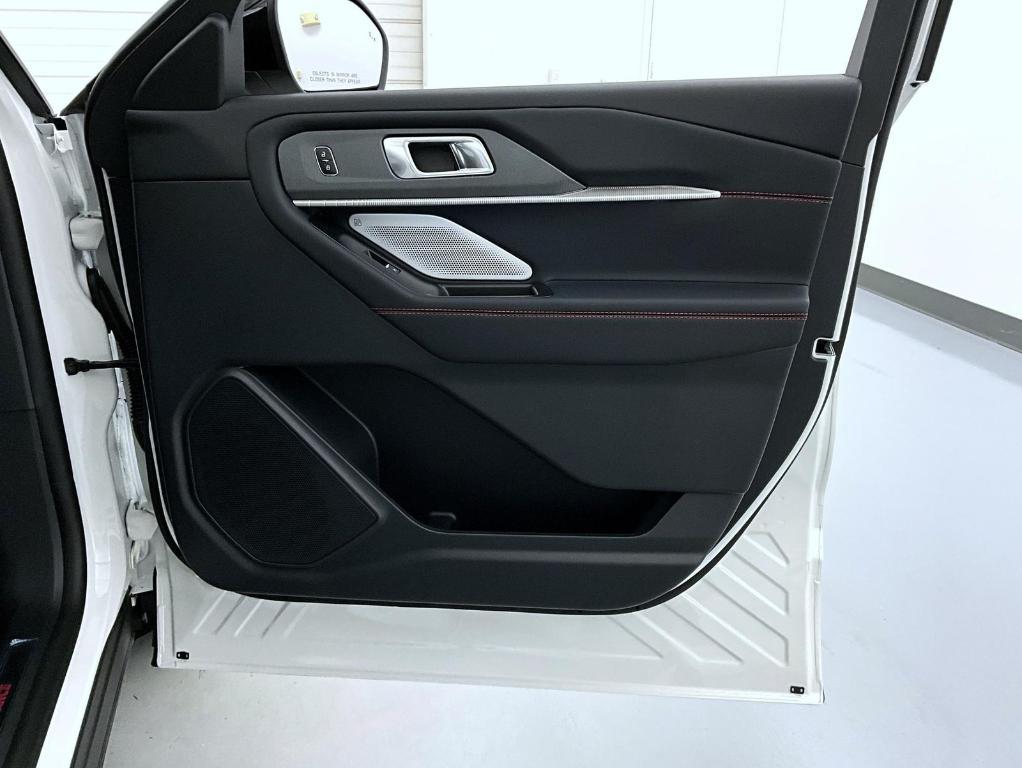 new 2025 Ford Explorer car, priced at $59,065