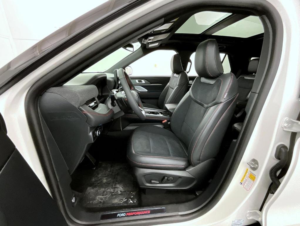 new 2025 Ford Explorer car, priced at $59,065