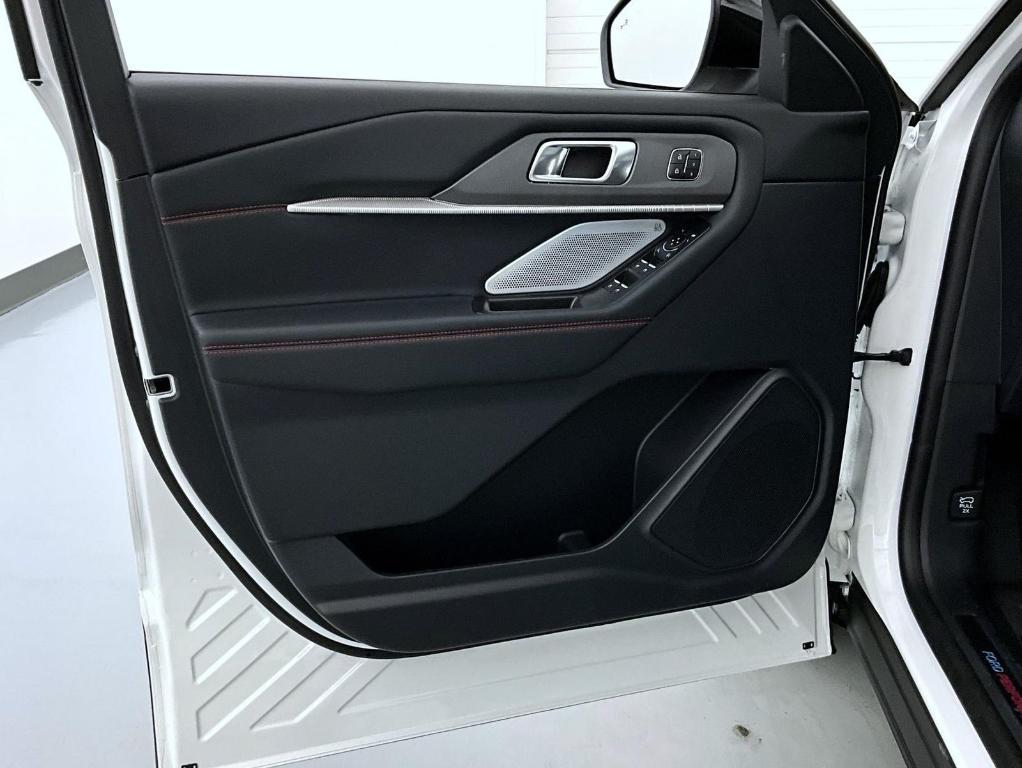 new 2025 Ford Explorer car, priced at $59,065