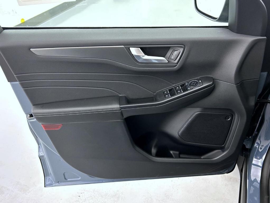 new 2025 Ford Escape car, priced at $30,267