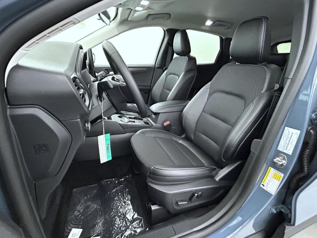 new 2025 Ford Escape car, priced at $30,267