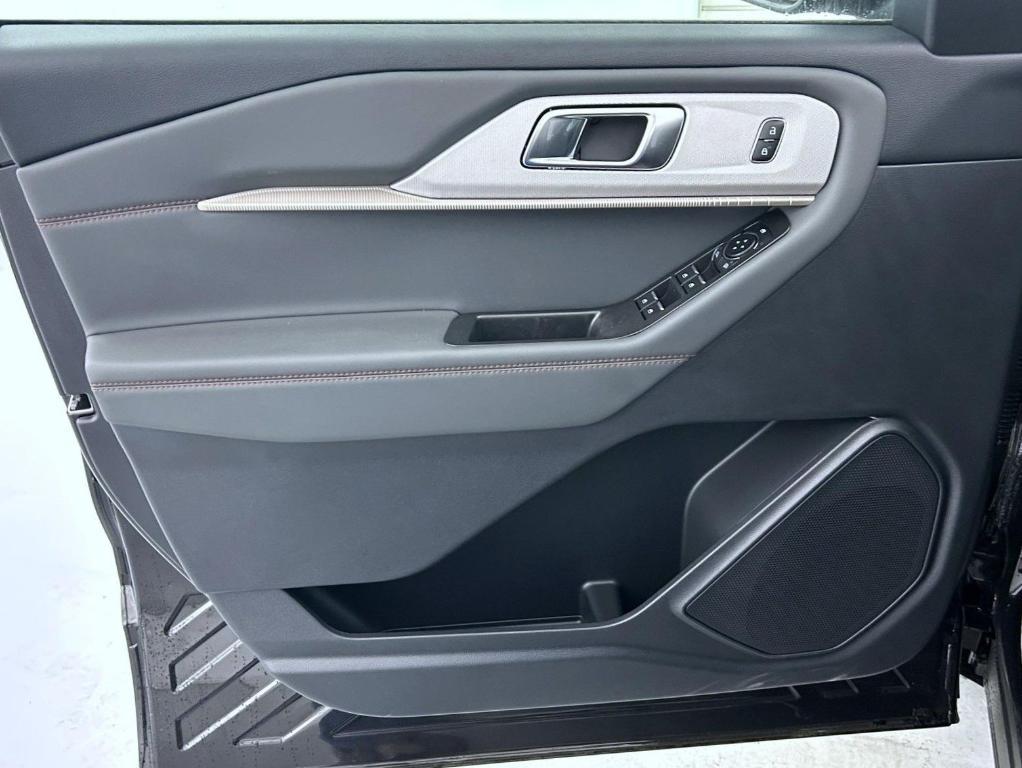new 2025 Ford Explorer car, priced at $43,104