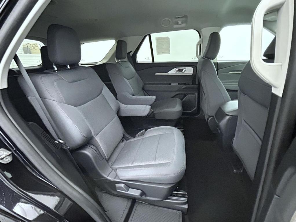 new 2025 Ford Explorer car, priced at $43,104