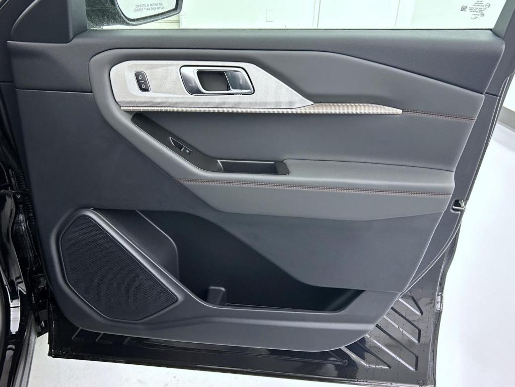 new 2025 Ford Explorer car, priced at $43,104