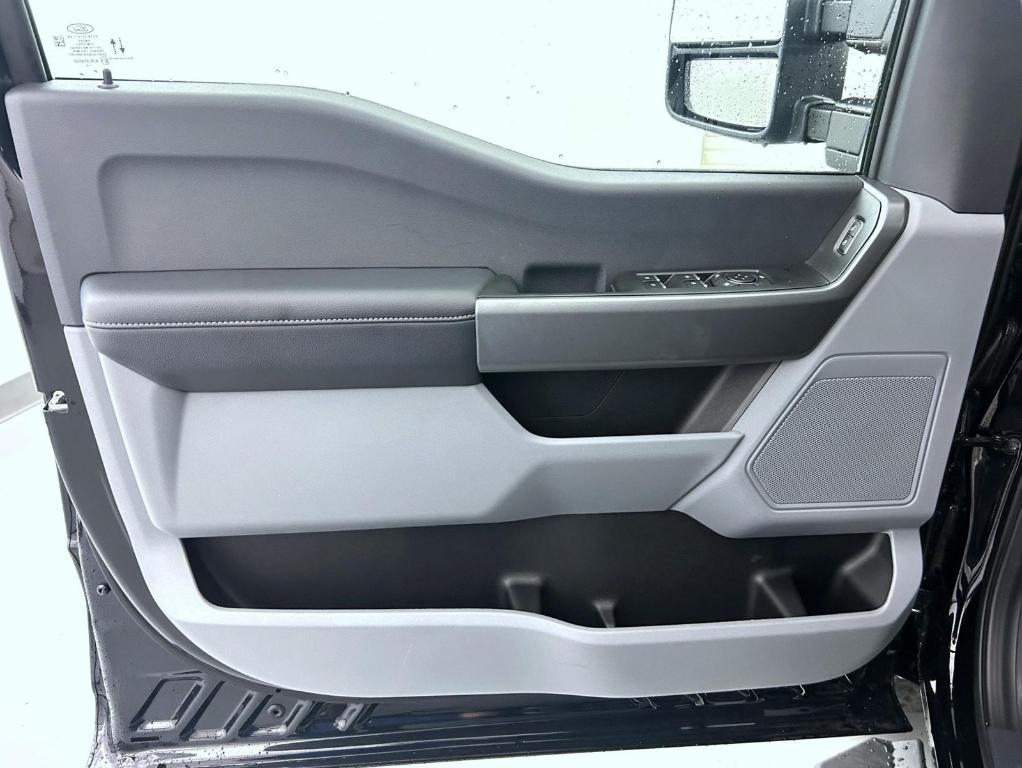 new 2025 Ford F-250 car, priced at $65,119
