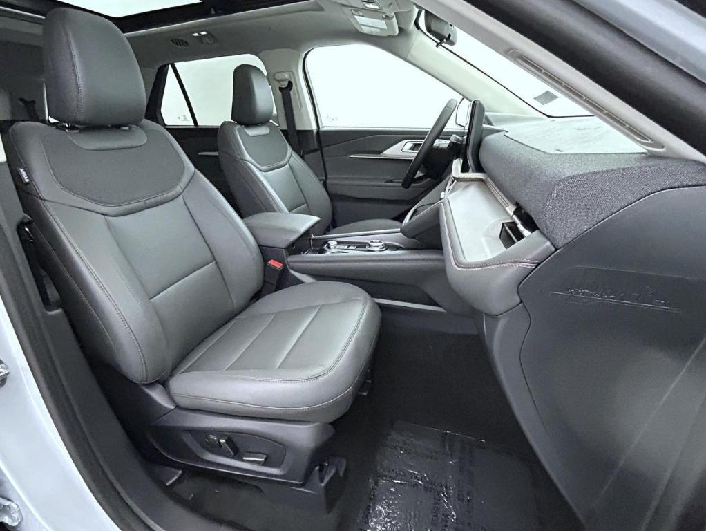 new 2025 Ford Explorer car, priced at $45,120