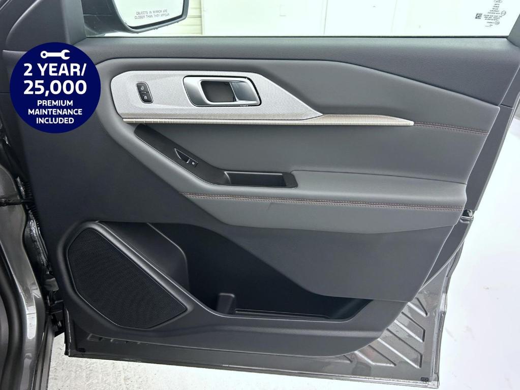 new 2025 Ford Explorer car, priced at $39,365