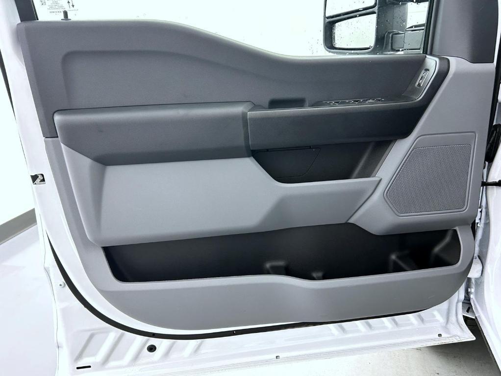 new 2025 Ford F-250 car, priced at $49,624