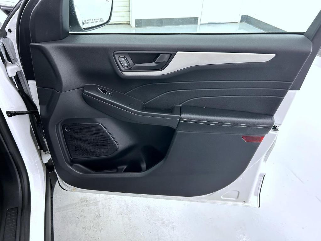 used 2022 Ford Escape car, priced at $23,552