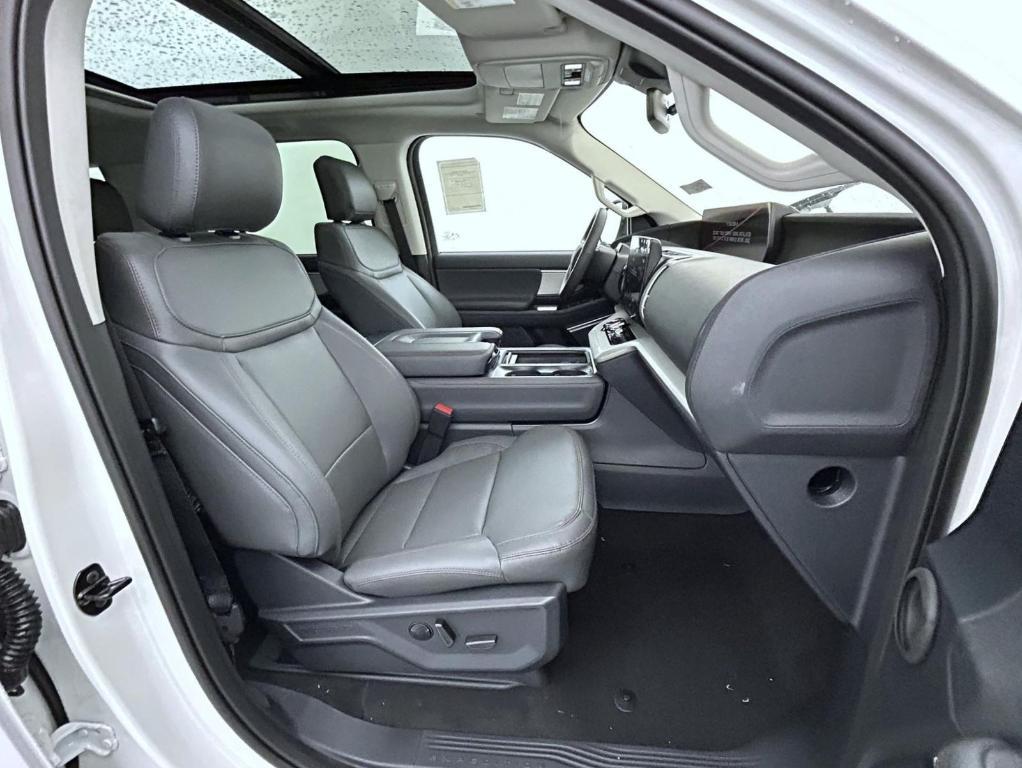 new 2025 Ford Expedition car, priced at $69,189