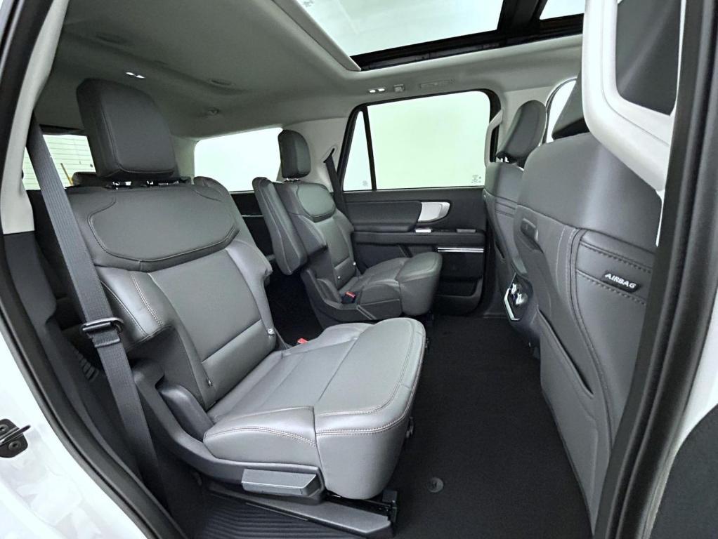 new 2025 Ford Expedition car, priced at $70,504