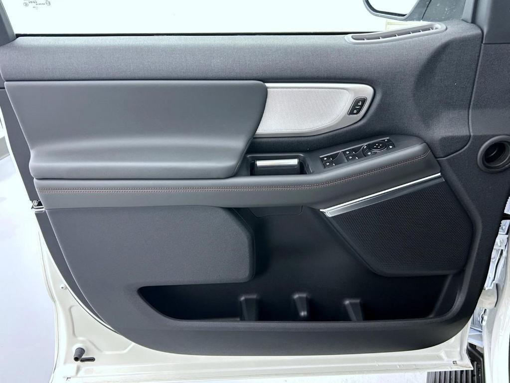 new 2025 Ford Expedition car, priced at $70,504