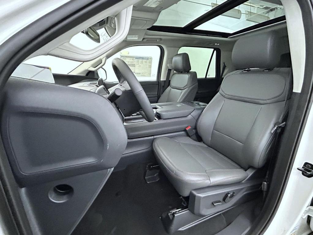 new 2025 Ford Expedition car, priced at $70,504